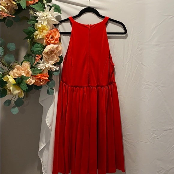 High Neck Red Dress - Picture 4 of 4